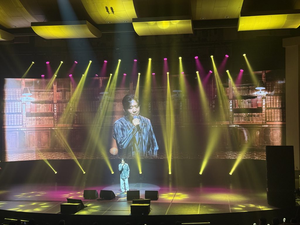 대형 콘서트 LED 무대 현장 사진